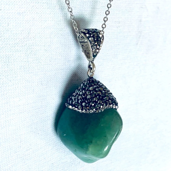 New Elegant green semi-precious stone pendant necklace shiny rhinestones & chain - Picture 5 of 7